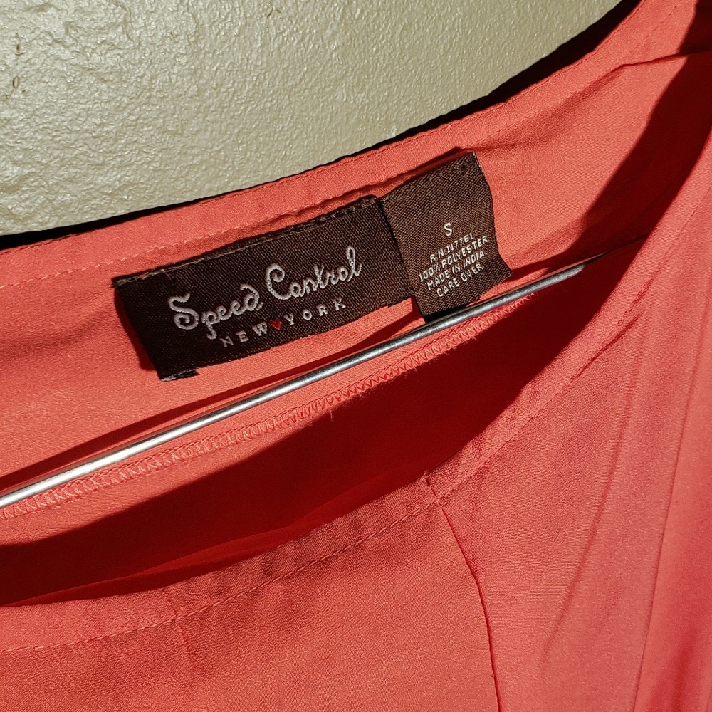 Speed control Dress - Picture 3 of 4